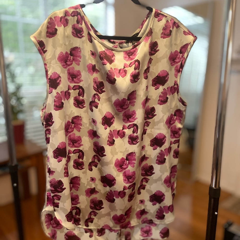 Banana Republic silver and pink floral shell XL
